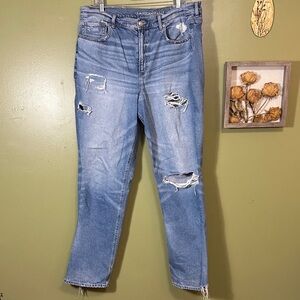 American Eagle Super High Rise Baggy Straight distressed light wash jeans 16